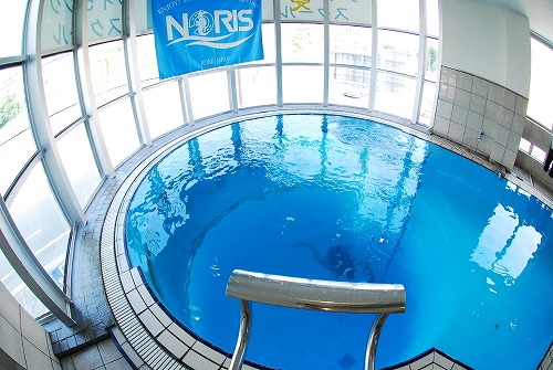 ノリス神戸舞子店の温水プール